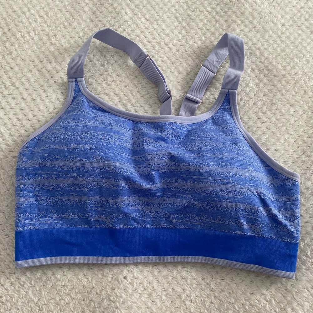 💙🤍ATHLETIC WORKS 🤍💙Dri-more sports bra in Blue. Size Extra Large.
